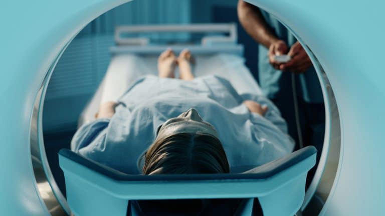 Primeira gravação do cérebro humano em processo de morte revela o que realmente acontece momentos antes de morrermos