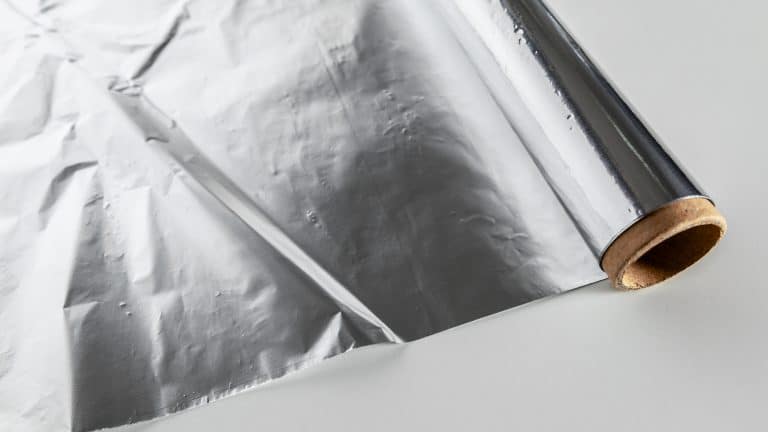 Qual o lado correto para usar o papel alumínio? A verdade foi revelada