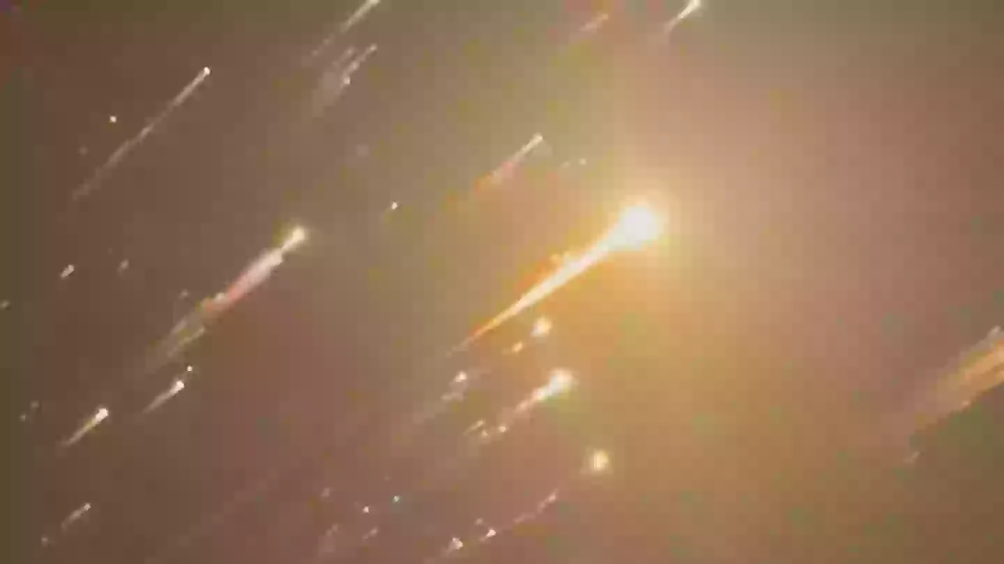 Momento aterrorizante em que foguete da SpaceX de Elon Musk explode e despenca em direção à Terra