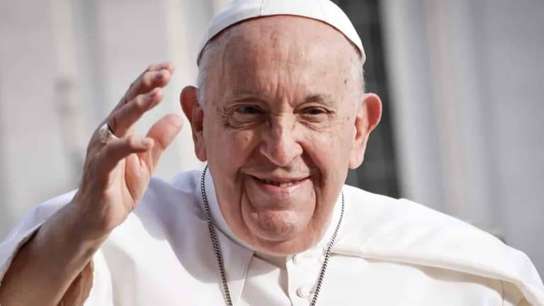 A razão pela qual o anel do Papa Francisco será destruído com um martelo especial