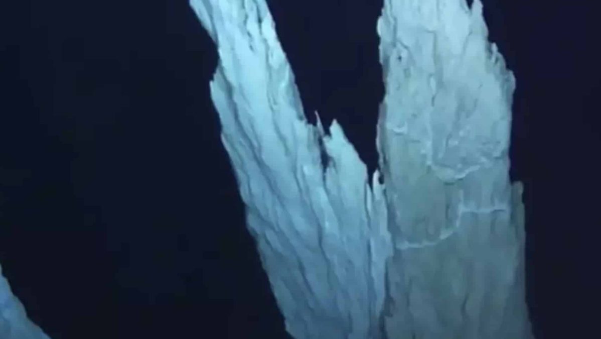 'Cidade Perdida' encontrada nas profundezas do Oceano Atlântico é diferente de tudo que já foi visto na Terra