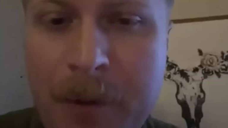 Homem comprou um roteador de $ 15 em um bazar e descobriu segredos obscuros de um milionário