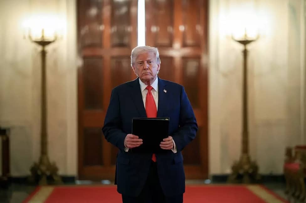 O presidente Donald Trump, empresário que virou político, impôs enormes impostos à China e ao resto do mundo