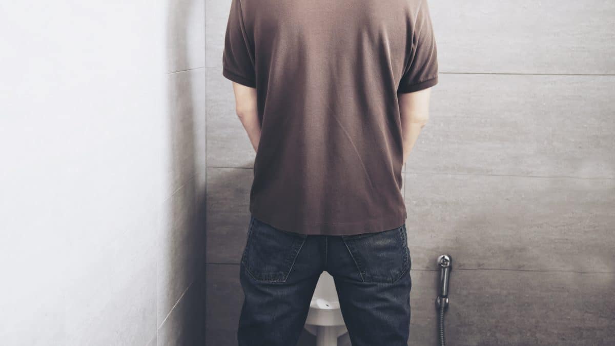 O que significa a 'regra dos 21 segundos' que as pessoas devem usar para urinar?