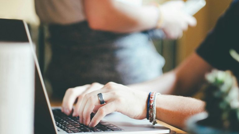 O 'site mais perturbador da internet' pode encontrar quase todas as fotos que existem de você