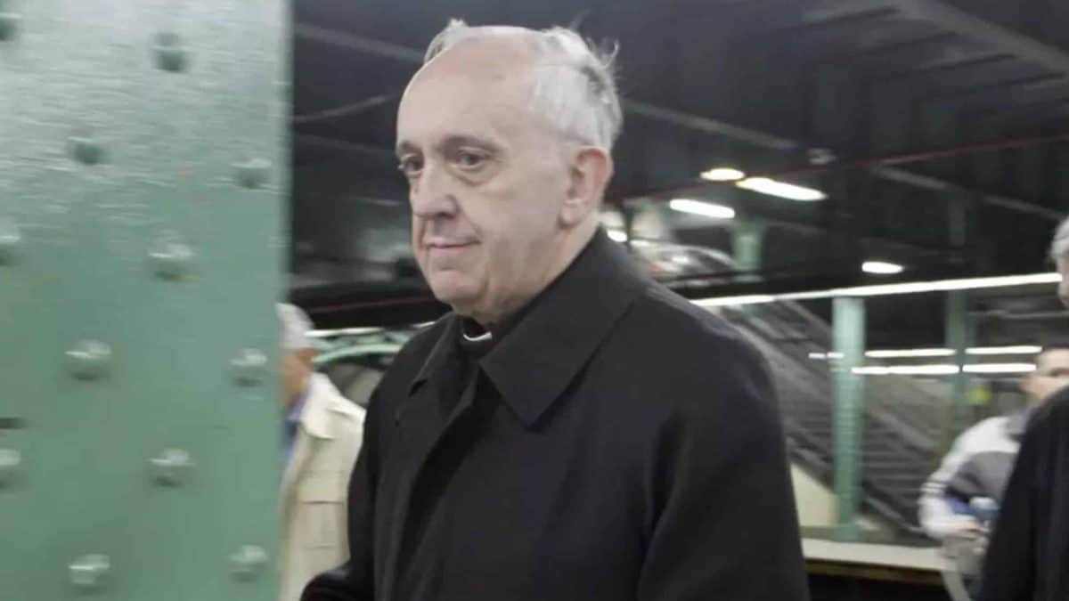 Pessoas chocadas ao descobrir o trabalho bizarro que o Papa Francisco tinha antes de se tornar líder da Igreja Católica
