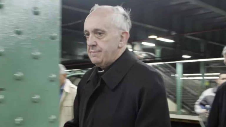 Pessoas chocadas ao descobrir o trabalho bizarro que o Papa Francisco tinha antes de se tornar líder da Igreja Católica