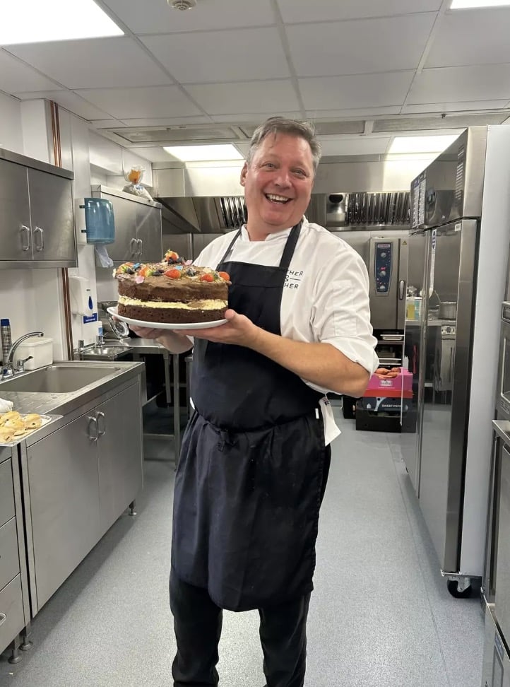 Chef que prepara últimas refeições para pessoas no fim da vida diz que elas frequentemente pedem a mesma coisa Spencer Richards tem uma missão especial: fazer os pacientes do hospice sorrirem através da comida