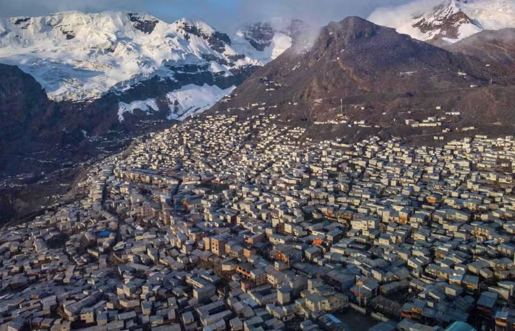 A cidade mais próxima do espaço’ apelidada de ‘lugar mais infernal do planeta’, com expectativa de vida de apenas 35 anos