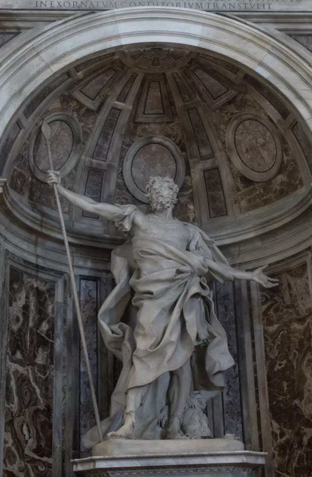Texto sagrado banido da Bíblia 'revela' como Jesus realmente morreu – e isso muda tudo A estátua de São Longinus, o centurião, na Basílica de São Pedro, Roma, Cidade do Vaticano