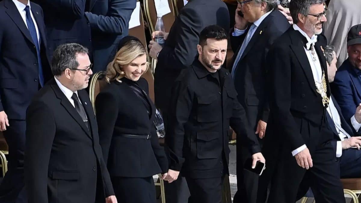 A razão pela qual Volodymyr Zelensky não usou terno na missa inaugural do Papa Leão XIV