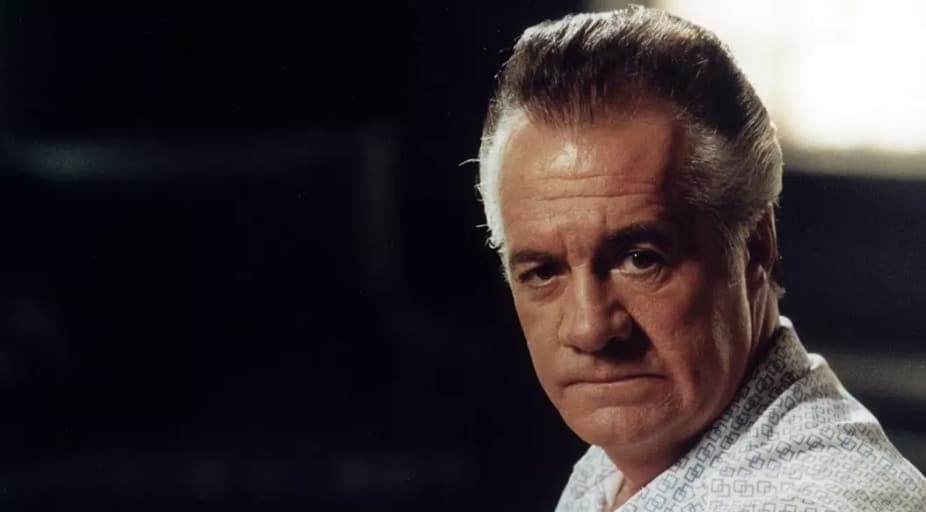 Padre no Conclave para escolher o novo Papa tem um irmão muito famoso que você reconheceria imediatamente Anthony 'Tony' Sirico é mais conhecido por seus papéis em filmes de gângsteres e séries (HBO)
