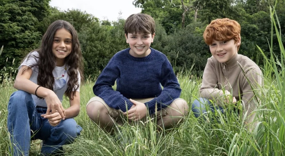 JK Rowling quebra silêncio sobre novo trio de Harry Potter e diz que 'nunca perdoará' Emma Watson e Daniel Radcliffe Arabella Stanton, Dominic McLaughlin e Alastair Stout (Aidan Monaghan/HBO)
