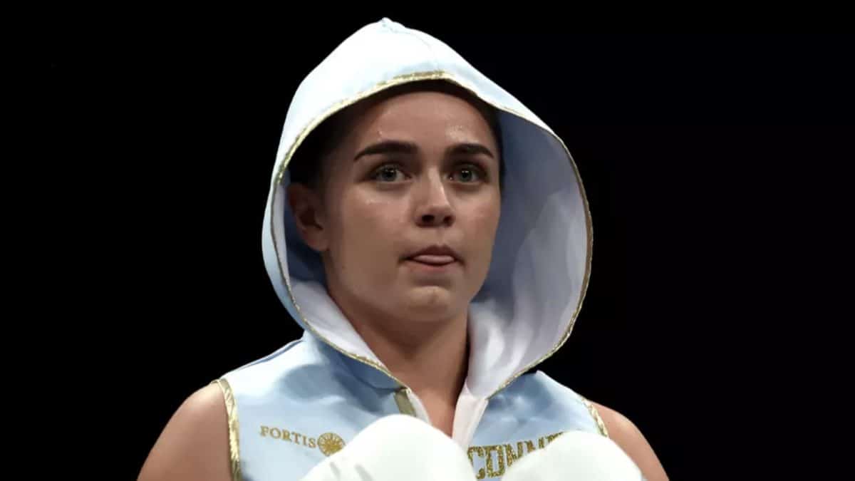 Boxeadora Georgia O'Connor morre aos 25 anos após alegar que médicos 'ignoraram' sintomas de câncer por quatro meses