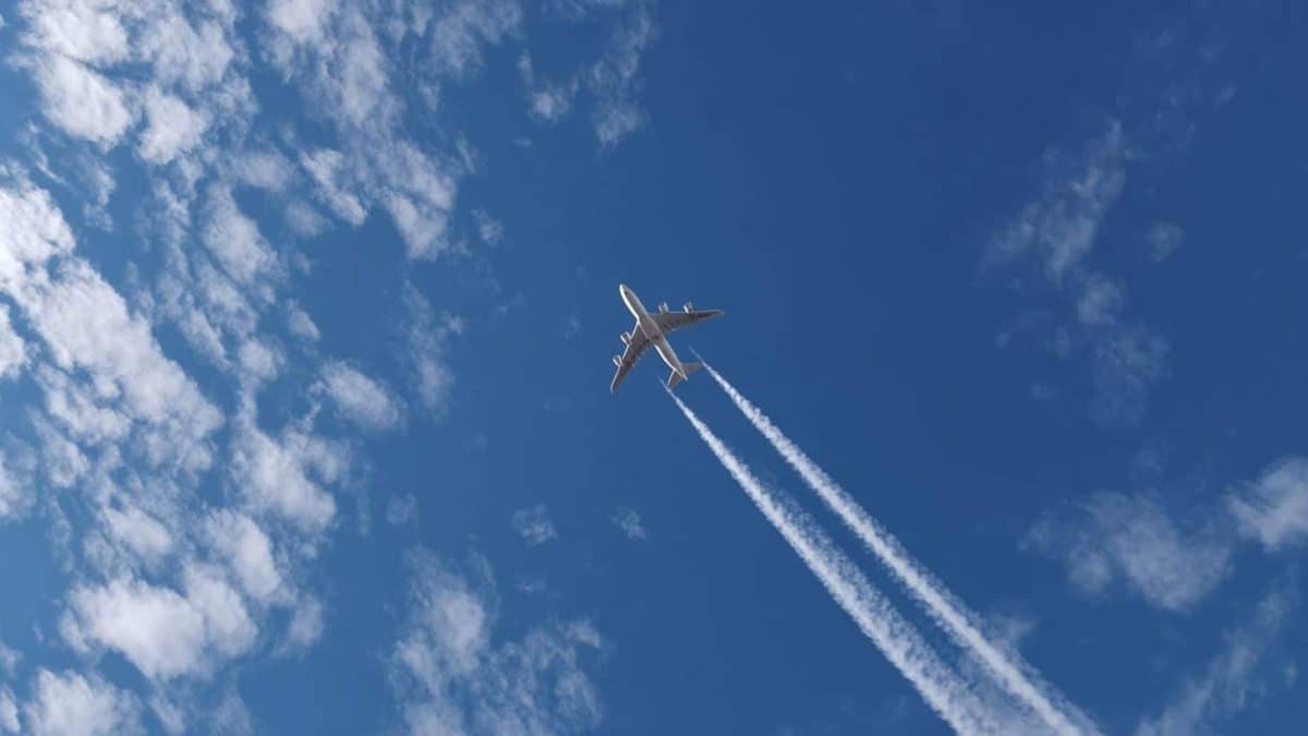 Cientistas dizem que é preciso lançar 12 milhões de toneladas de partículas no céu com aviões Boeing para esfriar a Terra