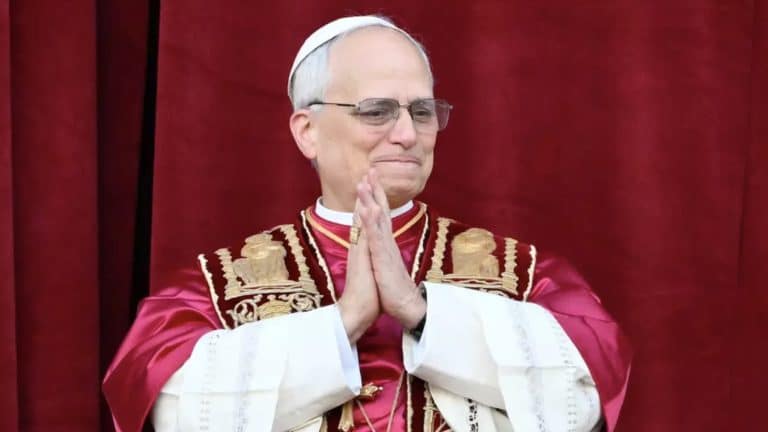 Comentários do novo Papa Leão sobre as políticas de Trump ressurgem após ele ser nomeado o primeiro papa americano da história