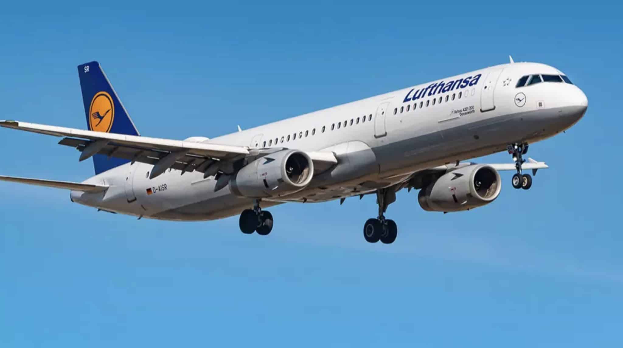 Detalhes horríveis surgem após avião com 200 passageiros voar "sem piloto", após copiloto desmaiar Detalhes horríveis surgem após avião com 200 passageiros voar "sem piloto", após copiloto desmaiar