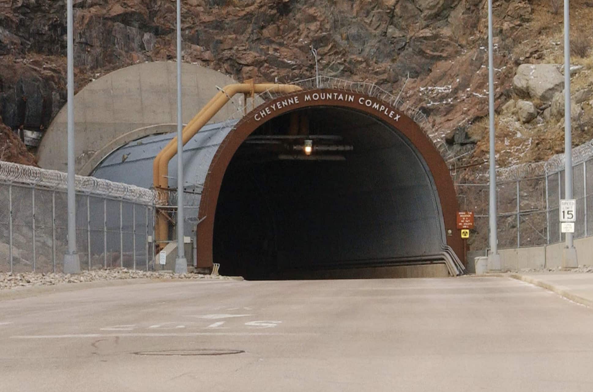 EUA teriam construído cidade subterrânea de US$ 21 trilhões para abrigar os ricos em caso de 'quase extinção' EUA possuem cidade subterrânea de US$ 21 trilhões para abrigar os ricos em caso de 'quase extinção'