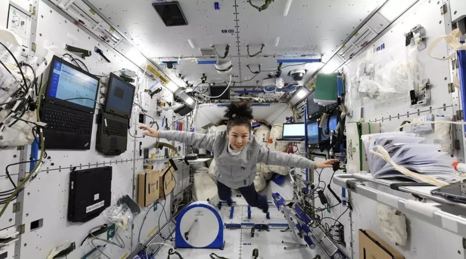 Bactérias com habilidades únicas sofreram mutação na estação espacial e se transformaram em algo nunca visto antes na Terra Especialistas afirmam que mais pesquisas são vitais para proteger a saúde dos astronautas (Centro de Astronautas da China)