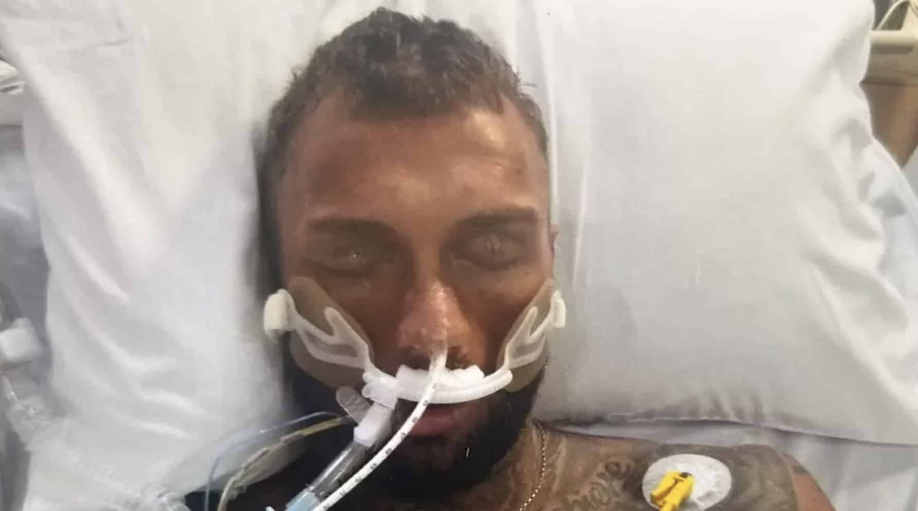 Fisiculturista de 32 anos luta pela vida após vício em remédio comum, sem conhecer seus perigosos efeitos colaterais Fisiculturista de 32 anos luta pela vida após vício em remédio comum, sem conhecer seus perigosos efeitos colaterais