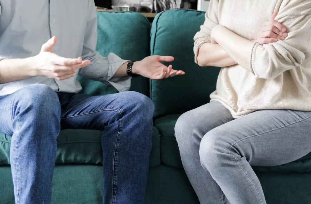 Psicólogo alerta que dizer frase tóxica ao seu parceiro pode causar danos irreparáveis ao relacionamento Há uma frase que pode causar danos irreparáveis ao seu relacionamento