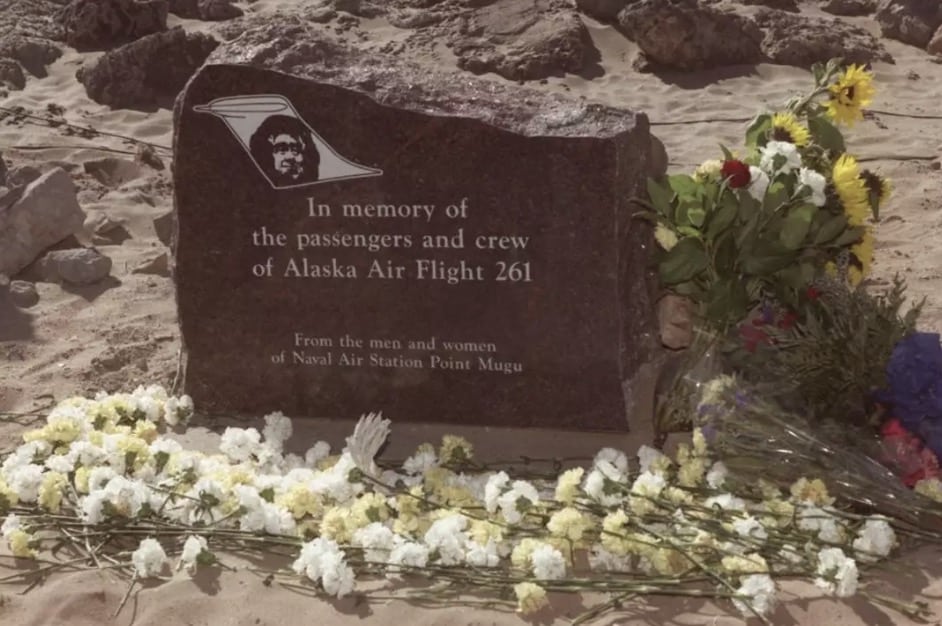 Gravação assustadora da cabine captura os momentos finais do avião da Alaska Airlines que caiu, matando todos a bordo Infelizmente, todas as 88 pessoas a bordo morreram