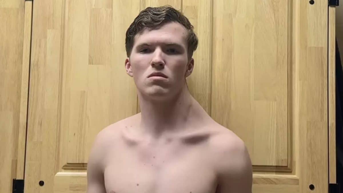 Jovem já treina há 182 dias apenas um lado do corpo, e os resultados são bizarros