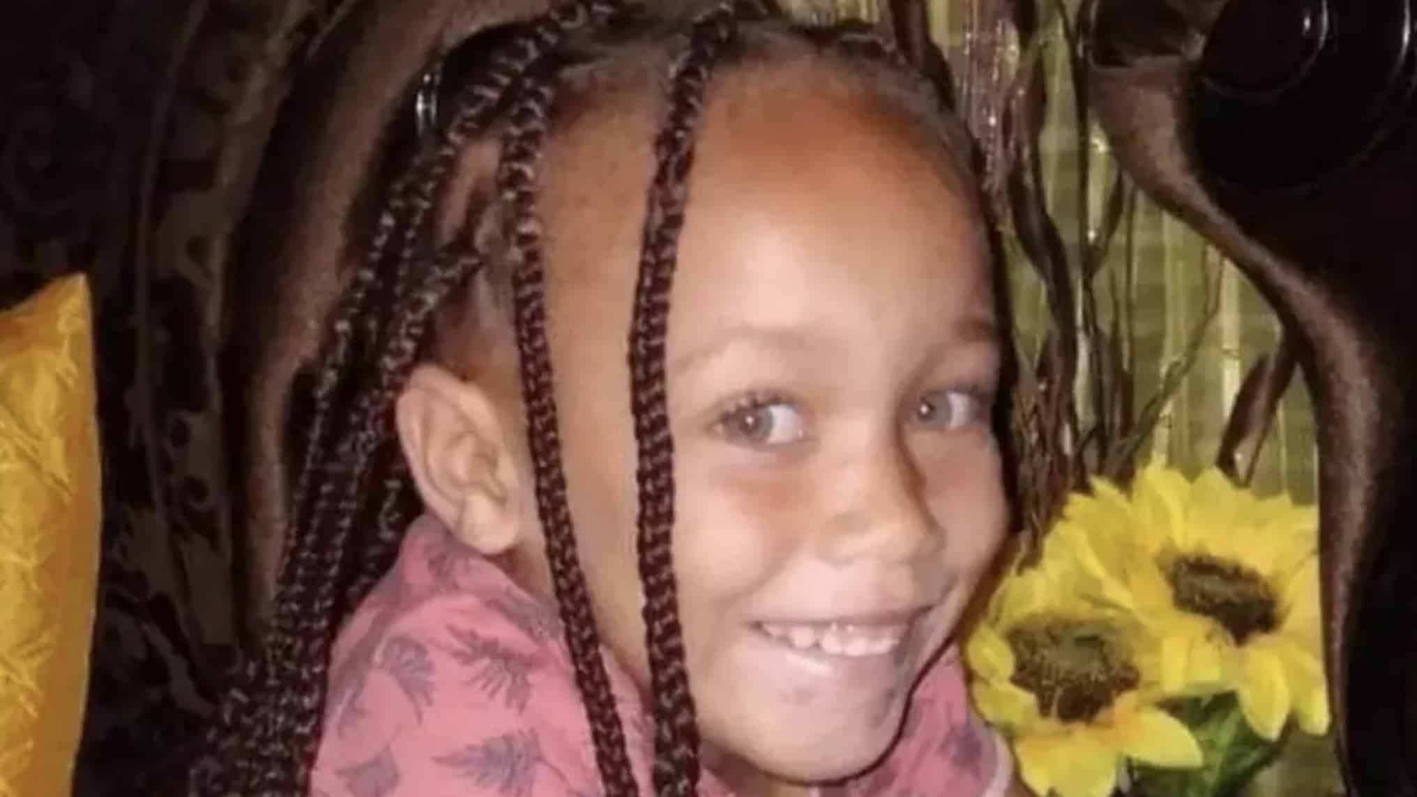 Mãe que vendeu filha de 6 anos por R$ 1500 por "olhos e pele" é condenada à prisão Mãe que vendeu filha de 6 anos por R$ 1500 para extração de olhos e pele é condenada à prisão