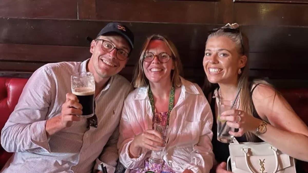 Mulher morre de demência aos 31 anos enquanto irmãos falam sobre sinais precoces de alerta