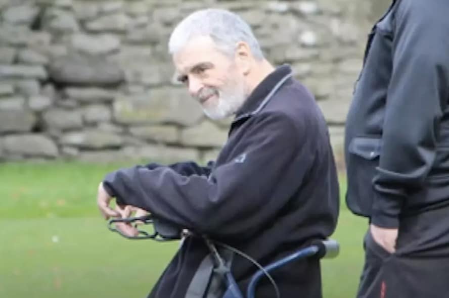 Mulher com 'superpoder' raro que cheirou doença do marido 12 anos antes agora está ajudando cientistas a desenvolver teste O marido de Joy, Les, morreu em 2015 aos 65 anos (BBC)
