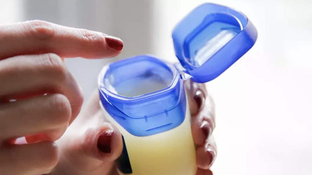 Pessoas chocadas ao descobrir de onde a Vaselina realmente vem