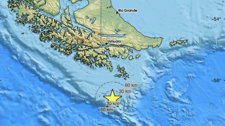 Terremoto de 7,4 atinge Chile e Argentina