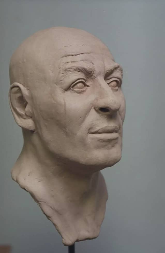 Descoberta revela como Jesus pode ter realmente se parecido, e isso muda tudo Um molde de gesso do rosto, reconstruído a partir de um crânio original do século I