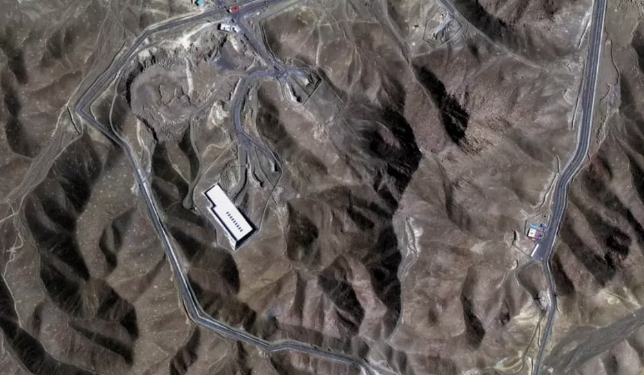 Fotos de antes e depois mostram diferenças nos locais nucleares do Irã após os bombardeios dos EUA Fordow