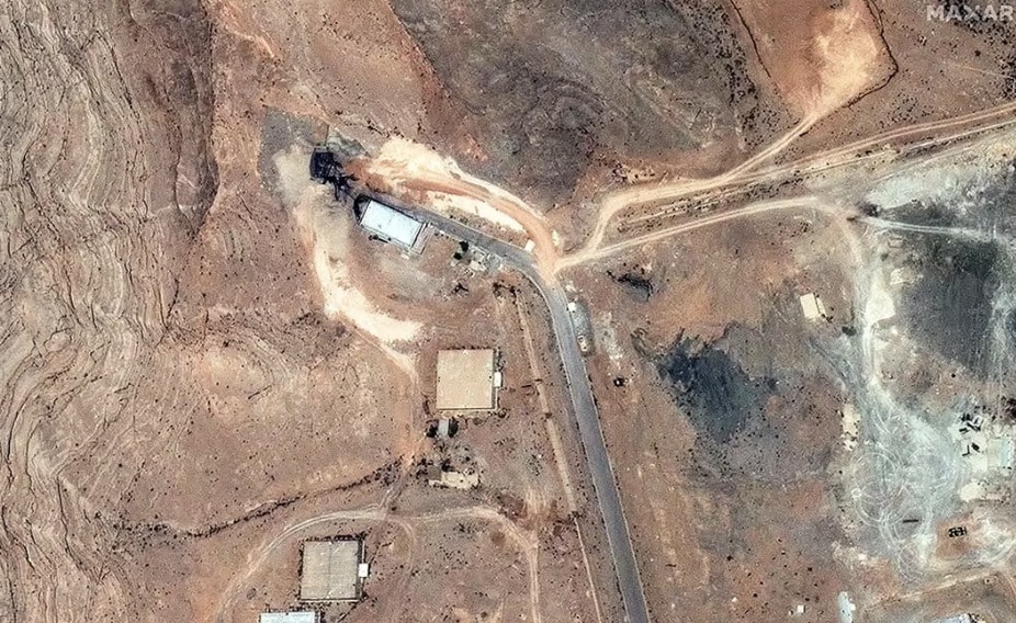 Trump reage com fúria após relatório revelar a verdade sobre os danos causados aos locais nucleares do Irã As entradas dos túneis do local nuclear de Isfahan foram danificadas no ataque