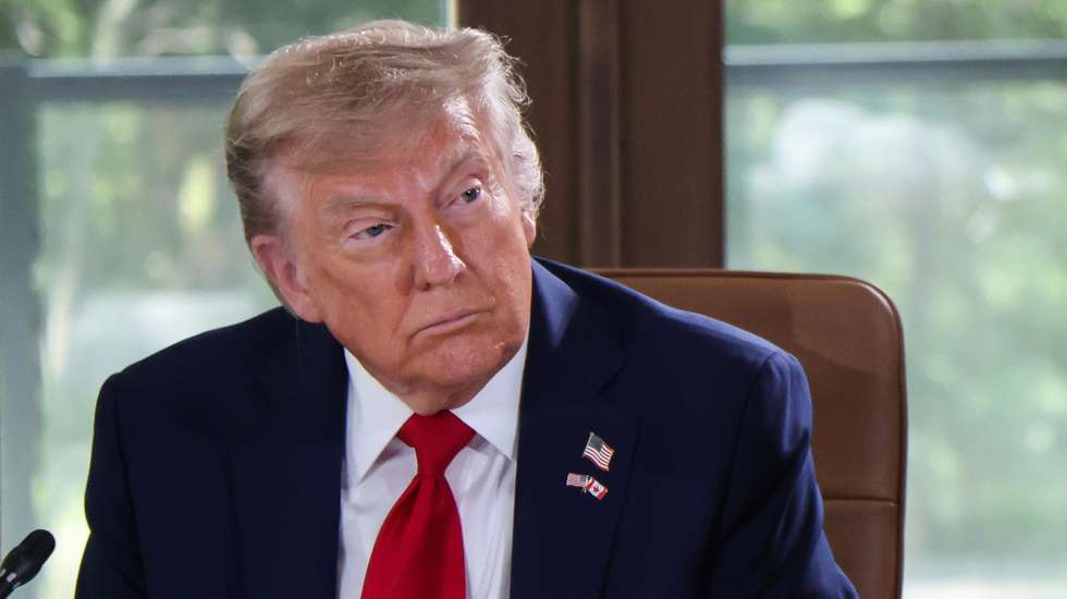 Donald Trump afirma que os EUA agora têm 'controle total' do espaço aéreo do Irã em declaração estranha após bombardeio em instalação nuclear Donald Trump afirma que os EUA agora têm 'controle total' do espaço aéreo do Irã em declaração estranha após bombardeio em instalação nuclear