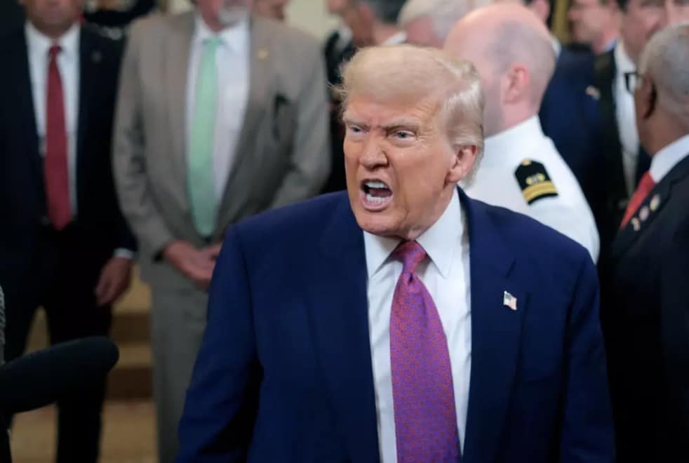 Rússia envia ameaça preocupante aos EUA depois que Trump "aprova plano" para atacar o Irã com aumento das tensões Donald Trump pediu que o Irã se rendesse, eles disseram que não vão