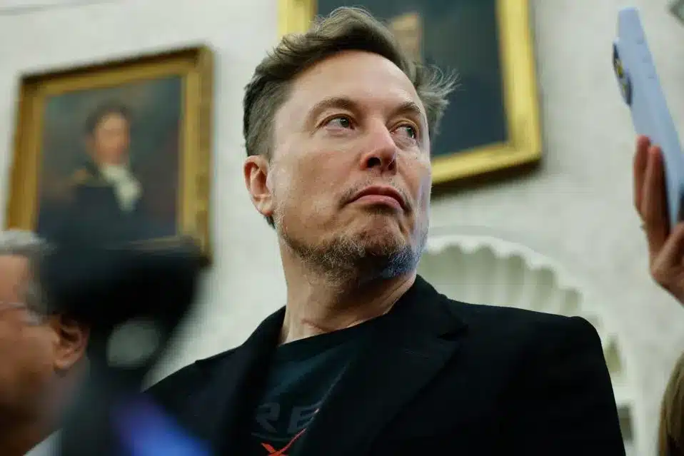 Elon Musk faz alerta preocupante