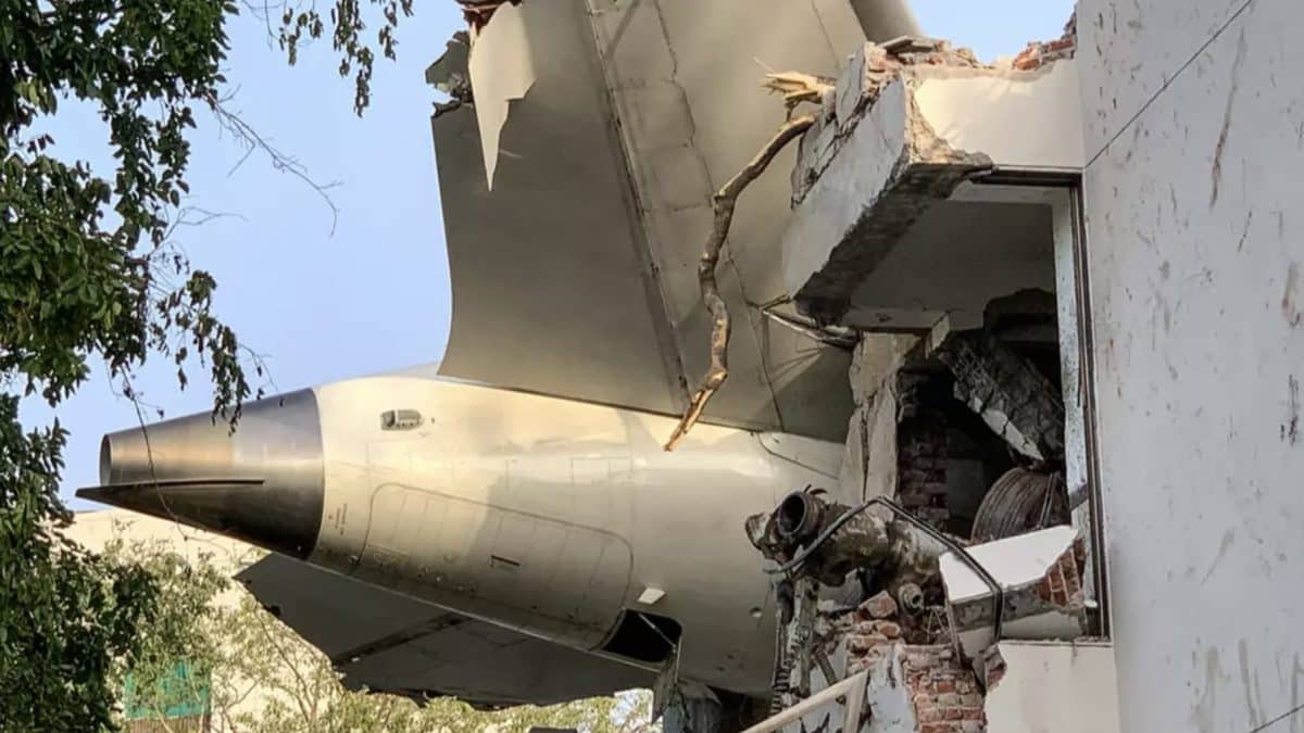 Especialista em aviação explica um detalhe que não parecia certo no avião da Air India enquanto as trágicas “palavras finais” do piloto são reveladas