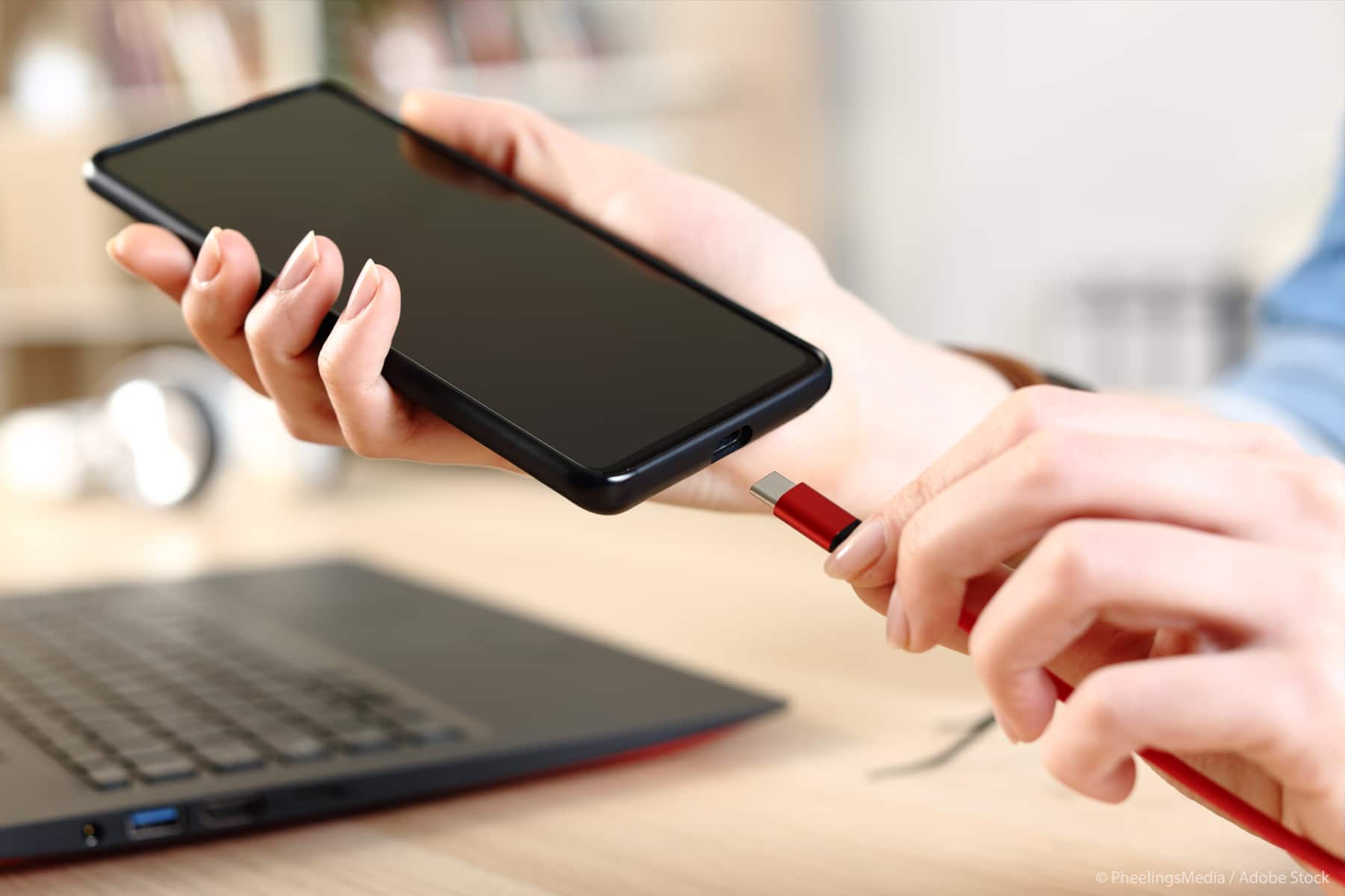 Especialistas explicam por que as pessoas nunca devem carregar o celular até 100% Especialistas explicam por que as pessoas nunca devem carregar o celular até 100%
