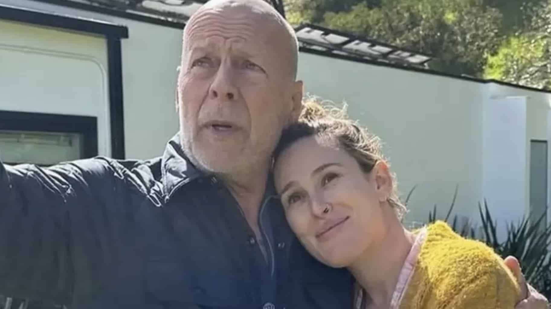 Filha de Bruce Willis compartilha atualização comovente sobre seu estado de saúde após diagnóstico de demência Filha de Bruce Willis compartilha atualização comovente sobre seu estado de saúde após diagnóstico de demência