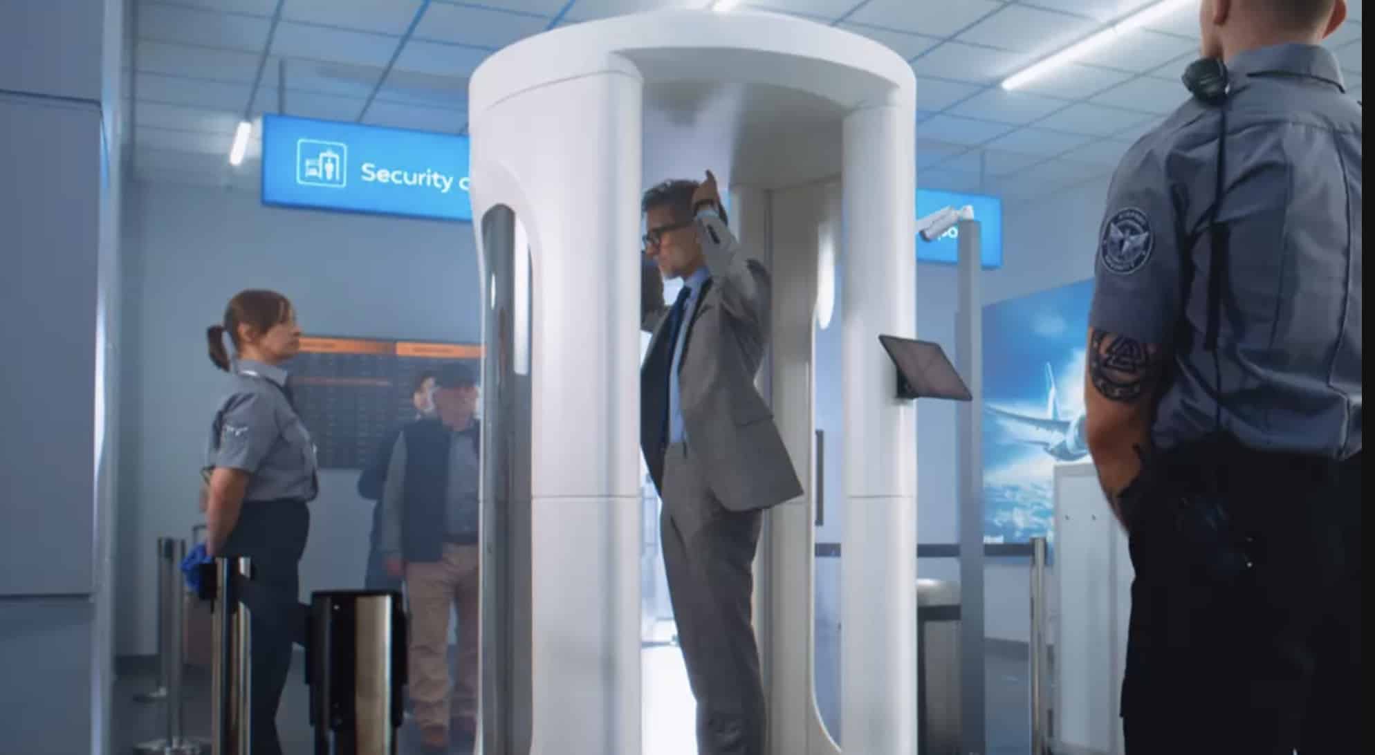 Homem emite alerta de viagem após passar pela segurança do aeroporto com ereção e ver o que apareceu na câmera Homem emite alerta de viagem após passar pela segurança do aeroporto com ereção e ver o que apareceu na câmera