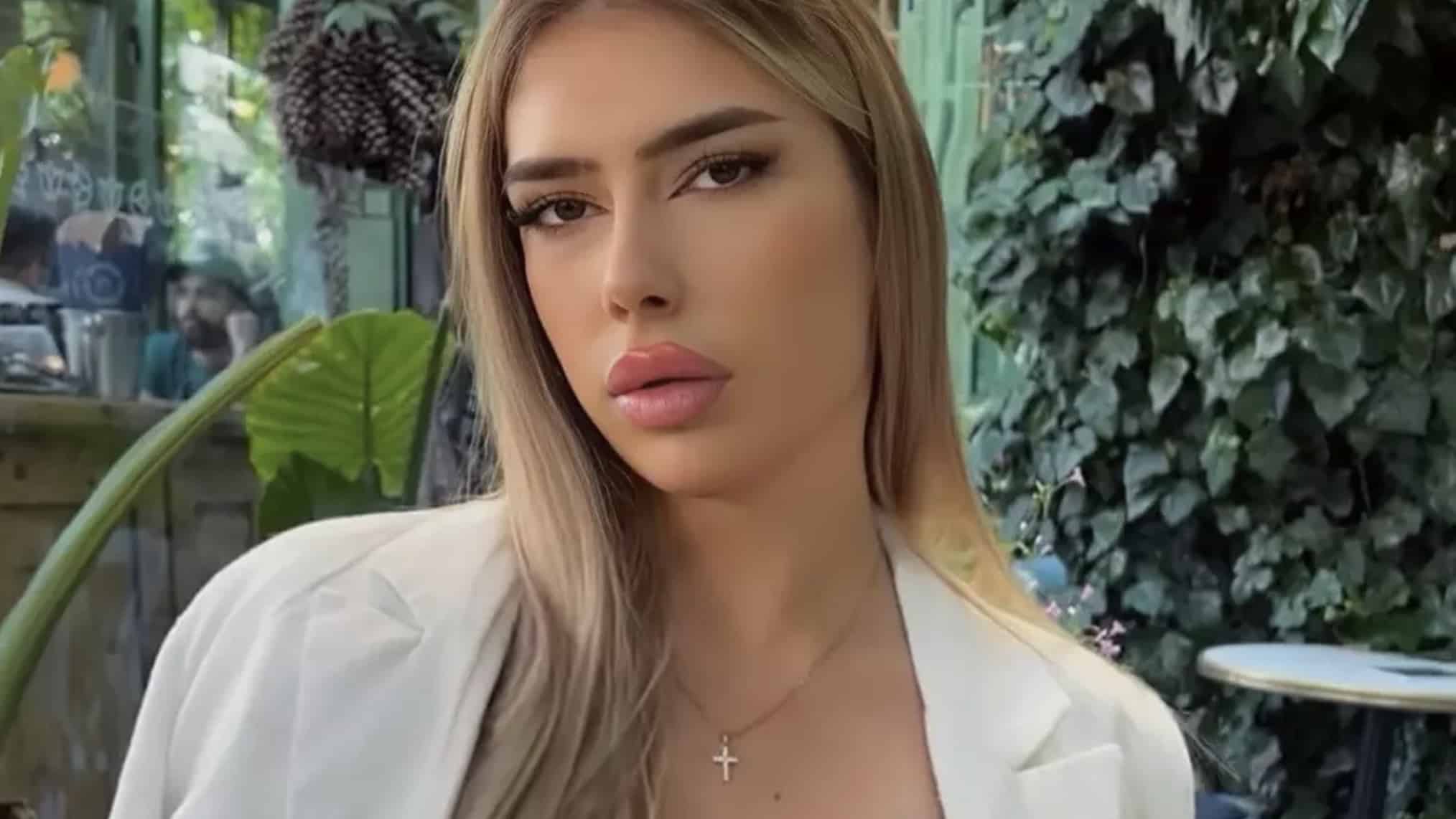 Influencer de 19 anos morre após cair de 45 metros ao ‘soltar o arnês durante um ataque de pânico’ em voo de parapente
