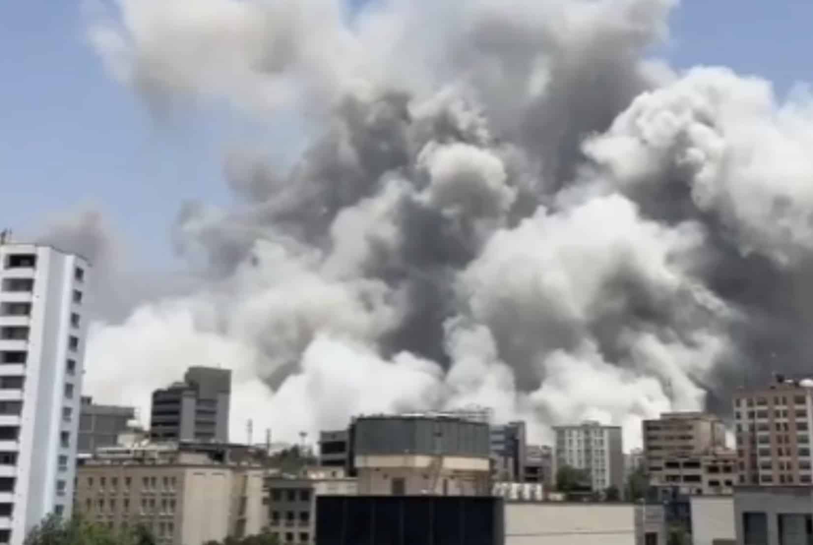Israel ataca Irã com mísseis contra prisão e usina nuclear Israel ataca Irã com mísseis contra prisão e usina nuclear