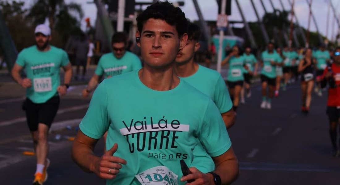 Jovem de 20 anos tem mal súbito e morre no dia do aniversário enquanto corria maratona Jovem de 20 anos tem mal súbito e morre no dia do aniversário enquanto corria maratona