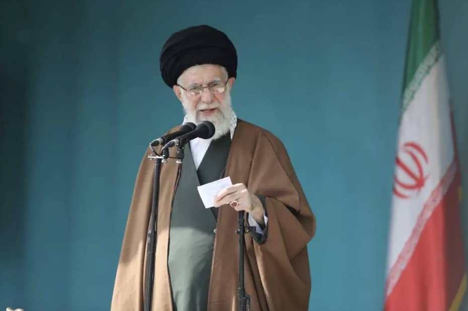 O que acontece se o líder do Irã for removido ou morrer após se esconder em meio aos ataques de Israel e dos EUA Líder Supremo do Irã, Ali Khamenei