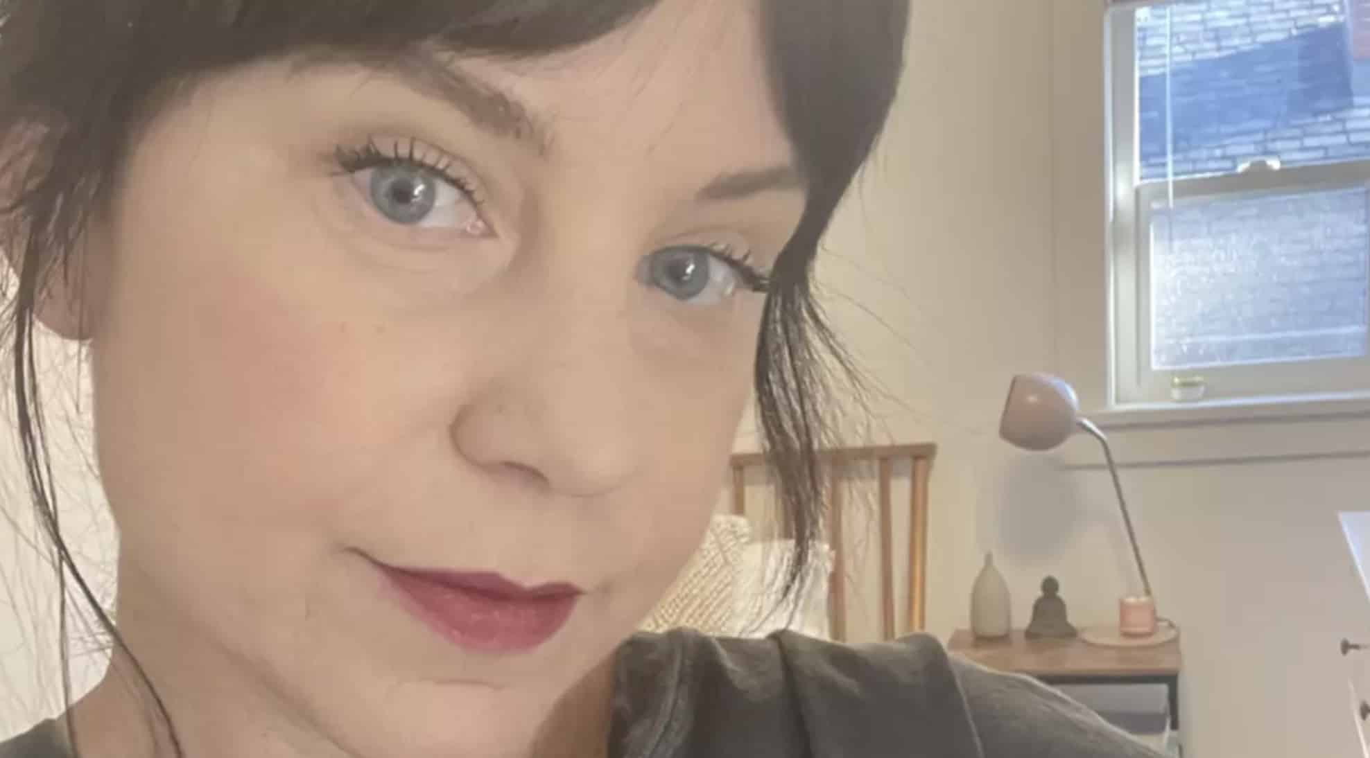 Mãe solteira, de 48 anos, diagnosticada com Alzheimer de início precoce revela os primeiros sintomas que notou Mãe solteira, de 48 anos, diagnosticada com Alzheimer de início precoce revela os primeiros sintomas que notou