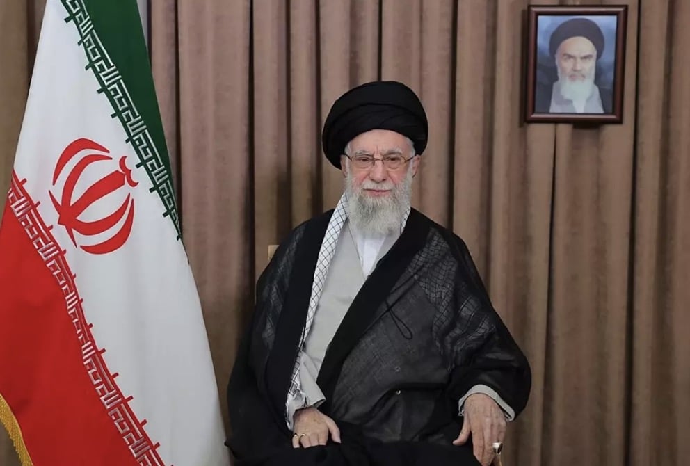 Donald Trump afirma que os EUA agora têm 'controle total' do espaço aéreo do Irã em declaração estranha após bombardeio em instalação nuclear O Líder Supremo do Irã, Ali Khamenei, estaria escondido, segundo Trump