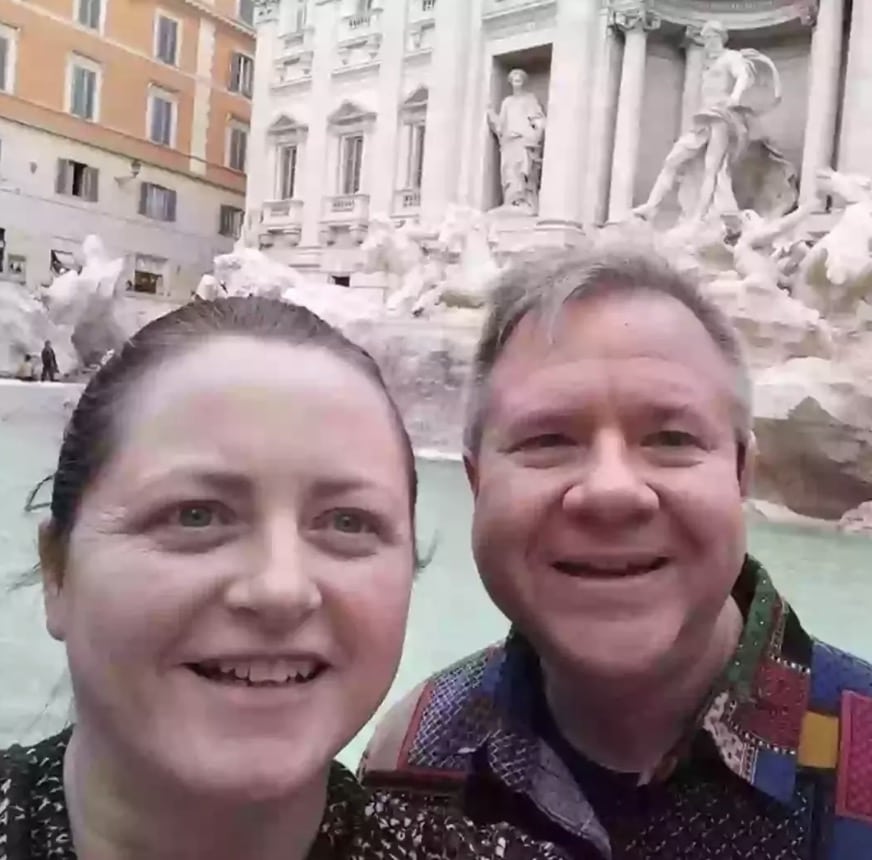 O casal afirma que está economizando milhares de dólares por ano ao viver em um navio de cruzeiro (Facebook).