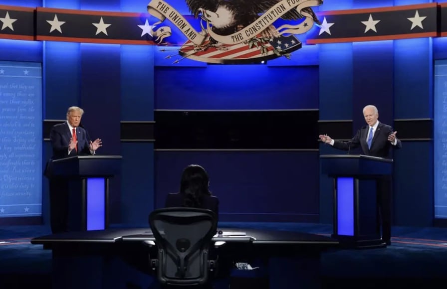 Donald Trump compartilha teoria da conspiração absurda de que Joe Biden foi 'executado' e substituído por um clone O presidente Donald Trump e o ex-presidente Joe Biden aparecem durante um debate televisionado na campanha presidencial de 2020 — na qual Biden venceu.